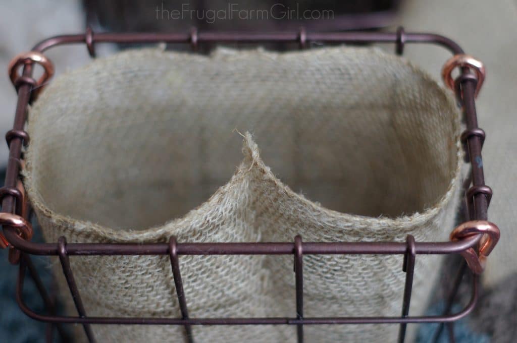 Farmhouse Style DIY Wire Hanging Plant Basket