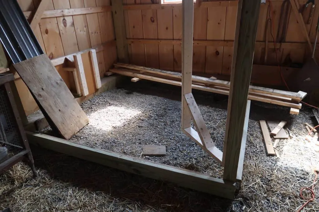 6 Tips To Clean The Chicken Coop in 10 mins or less