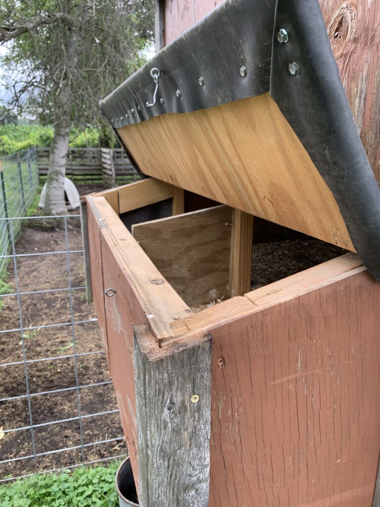 frugal ways to build a chicken coop