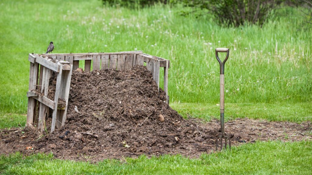 How to Make the Perfect Compost Pile in 3 Easy Steps