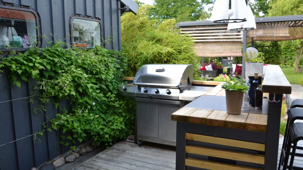 6 Affordable Ways to Transform Your Backyard into an Outdoor Oasis