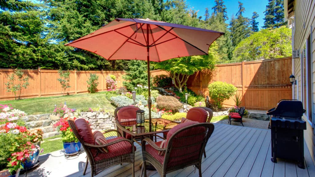 Affordable Ways to Transform Your Backyard into an Outdoor Oasis 2 cheap backyard ideas on a budget