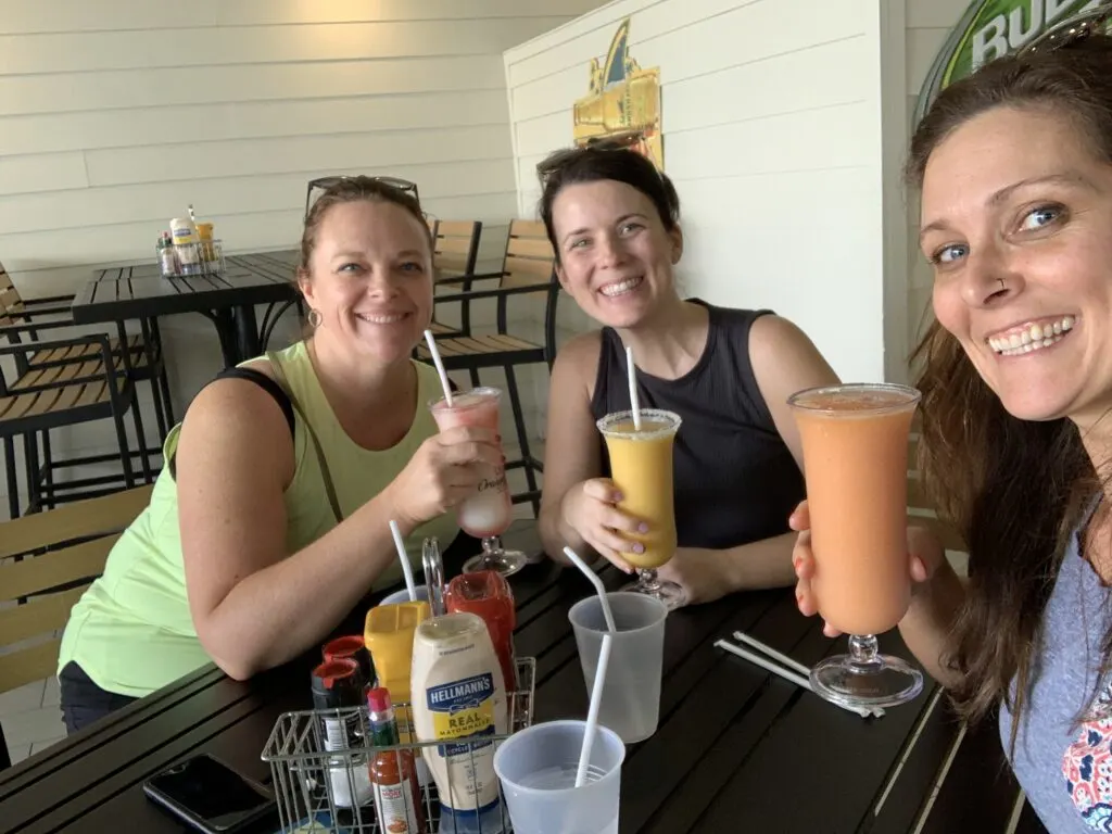 girls trip travel on a budget and split it with friends 