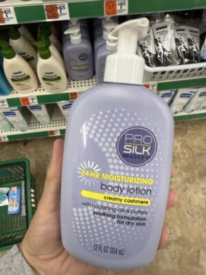 Pro Silk Body Lotion with creamy cashmere scent for dry skin.