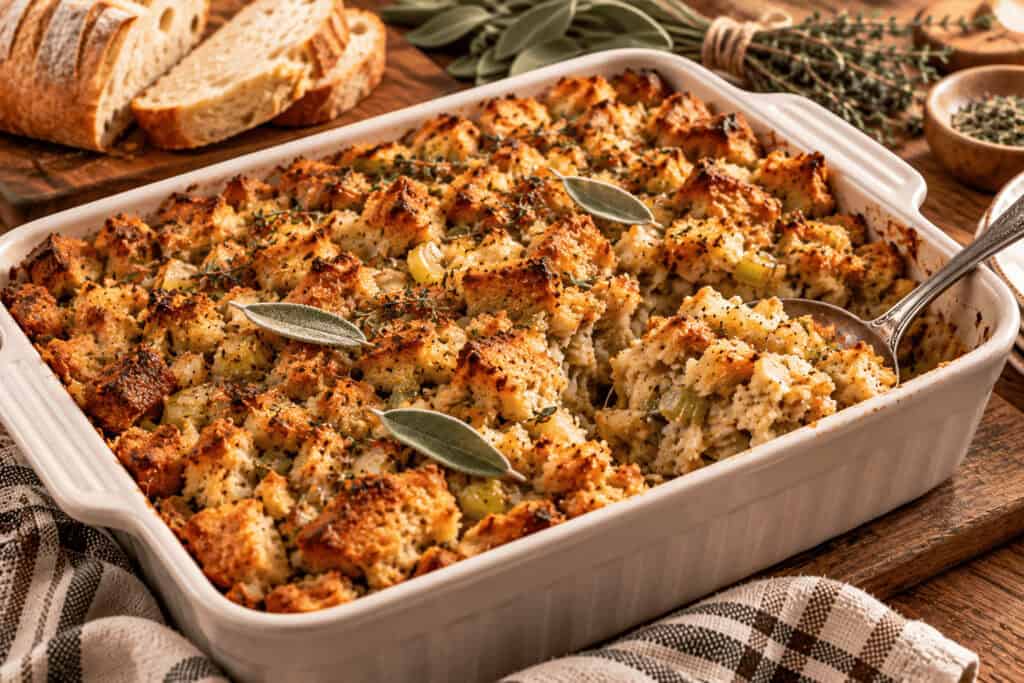 Easy Thanksgiving Side Dishes That Feed a Crowd on a Budget 11 Easy Thanksgiving Side Dishes That Feed a Crowd on a Budget